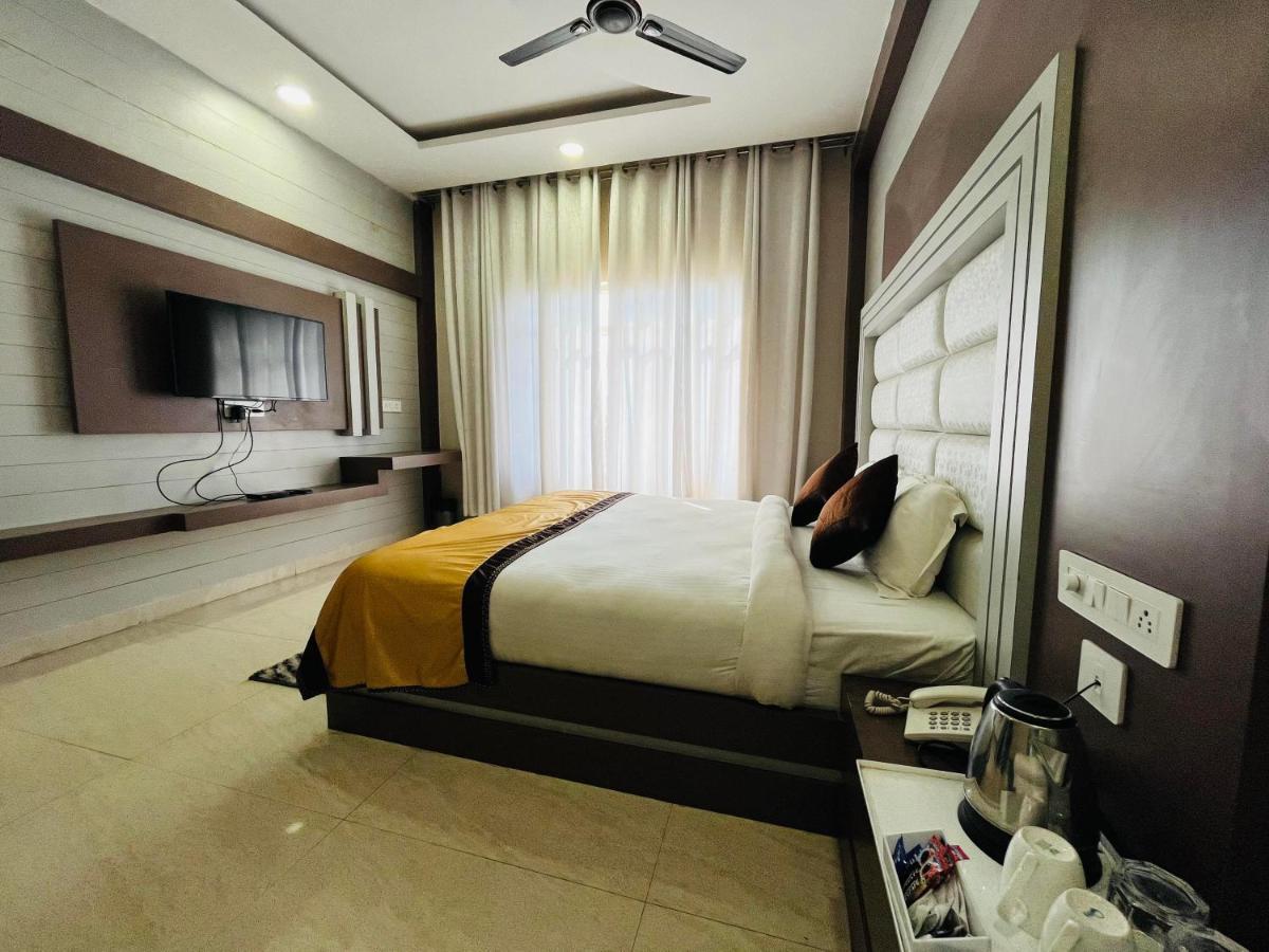 The Grand Lajja - All Staff Vaccinated Hotel Bahadrabad Luaran gambar